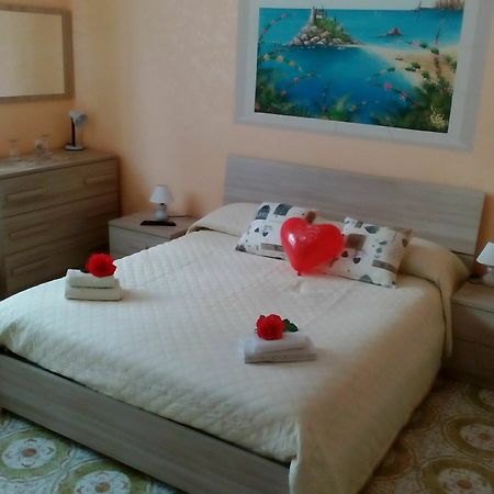 Beb I Delfini Di Casa Paola Bed and Breakfast Mascali Buitenkant foto