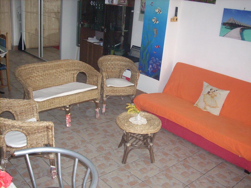 Beb I Delfini Di Casa Paola Bed and Breakfast Mascali Buitenkant foto