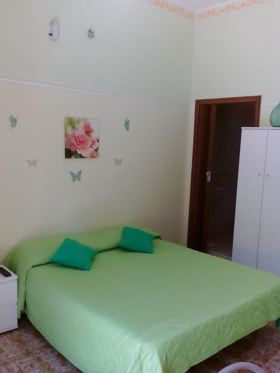 Beb I Delfini Di Casa Paola Bed and Breakfast Mascali Buitenkant foto