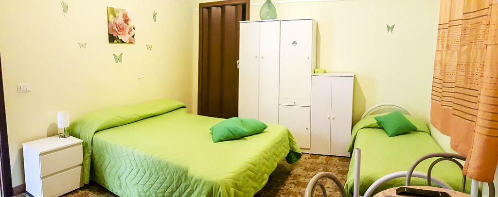 Beb I Delfini Di Casa Paola Bed and Breakfast Mascali Buitenkant foto