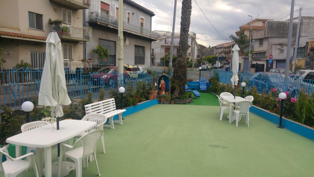 Beb I Delfini Di Casa Paola Bed and Breakfast Mascali Buitenkant foto