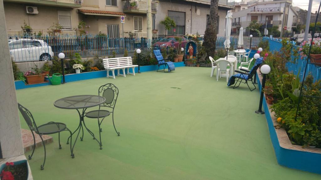 Beb I Delfini Di Casa Paola Bed and Breakfast Mascali Buitenkant foto