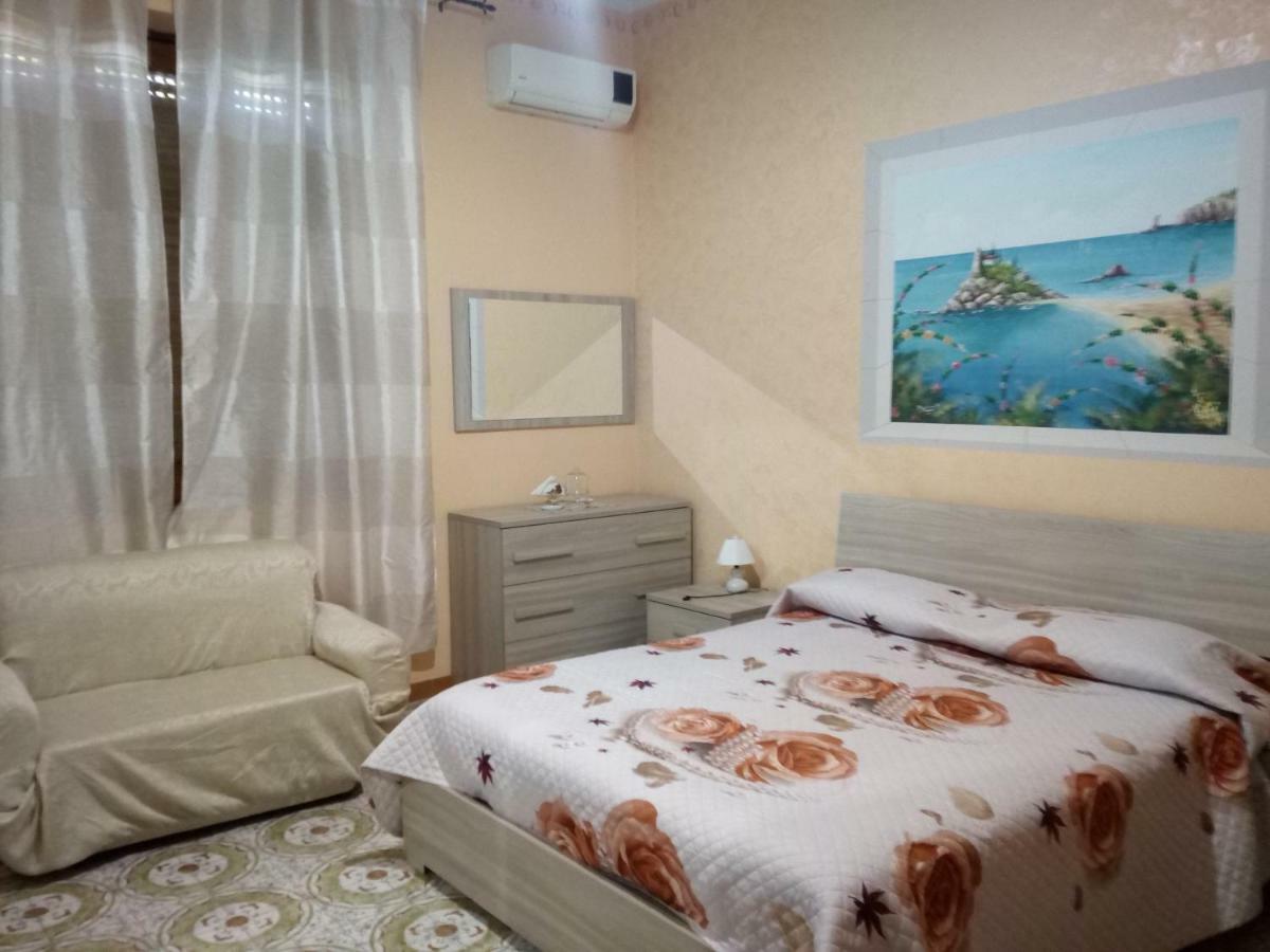 Beb I Delfini Di Casa Paola Bed and Breakfast Mascali Buitenkant foto